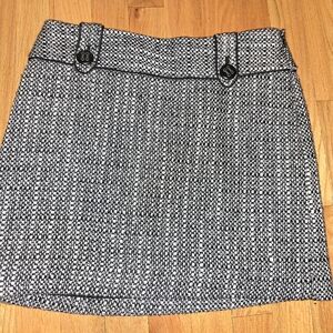 Limited Size 2 black and white twead skirt